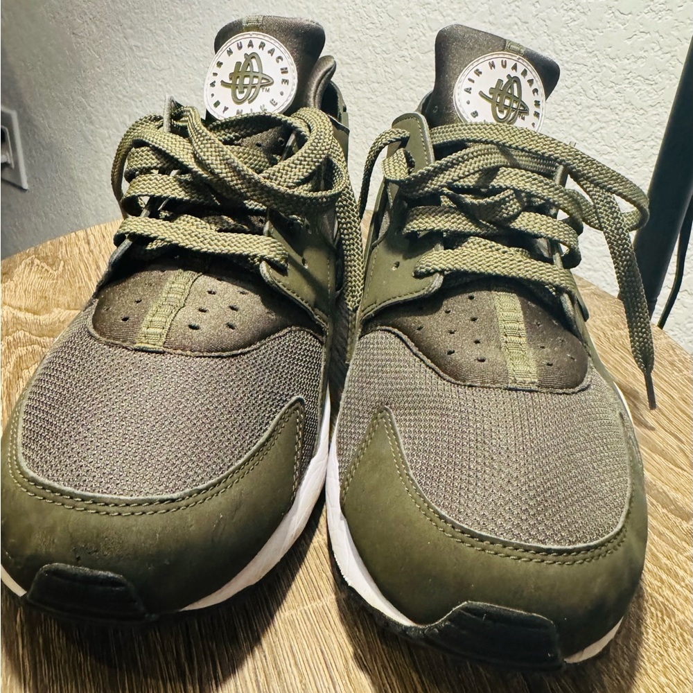 Nike Air Huarache running shoe in the Cargo Khaki colorway